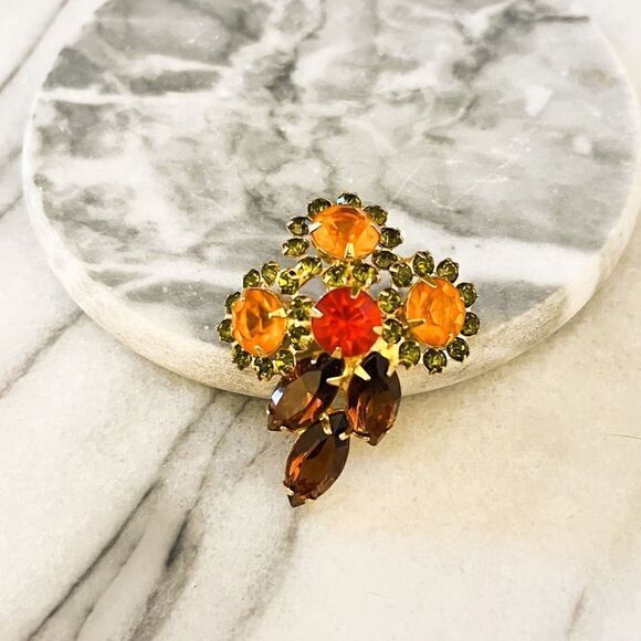 Vintage Jewelry - Vintage Multicolor Crystal Brooch Citrine Green and Topaz Colored Stone Pin